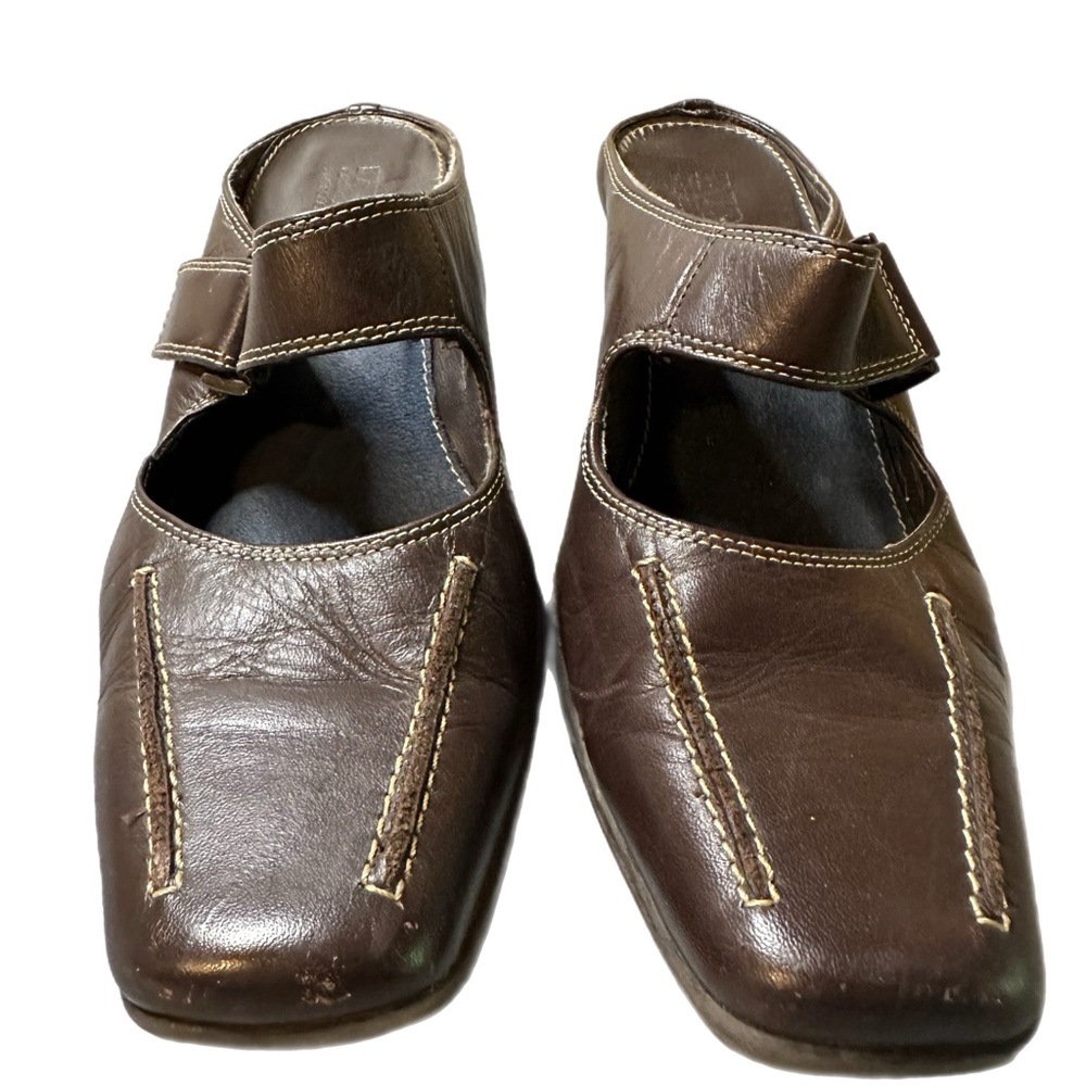 Aerosoles 6.5 B brown mule shoes with heel, leather upper, straps are adjustable